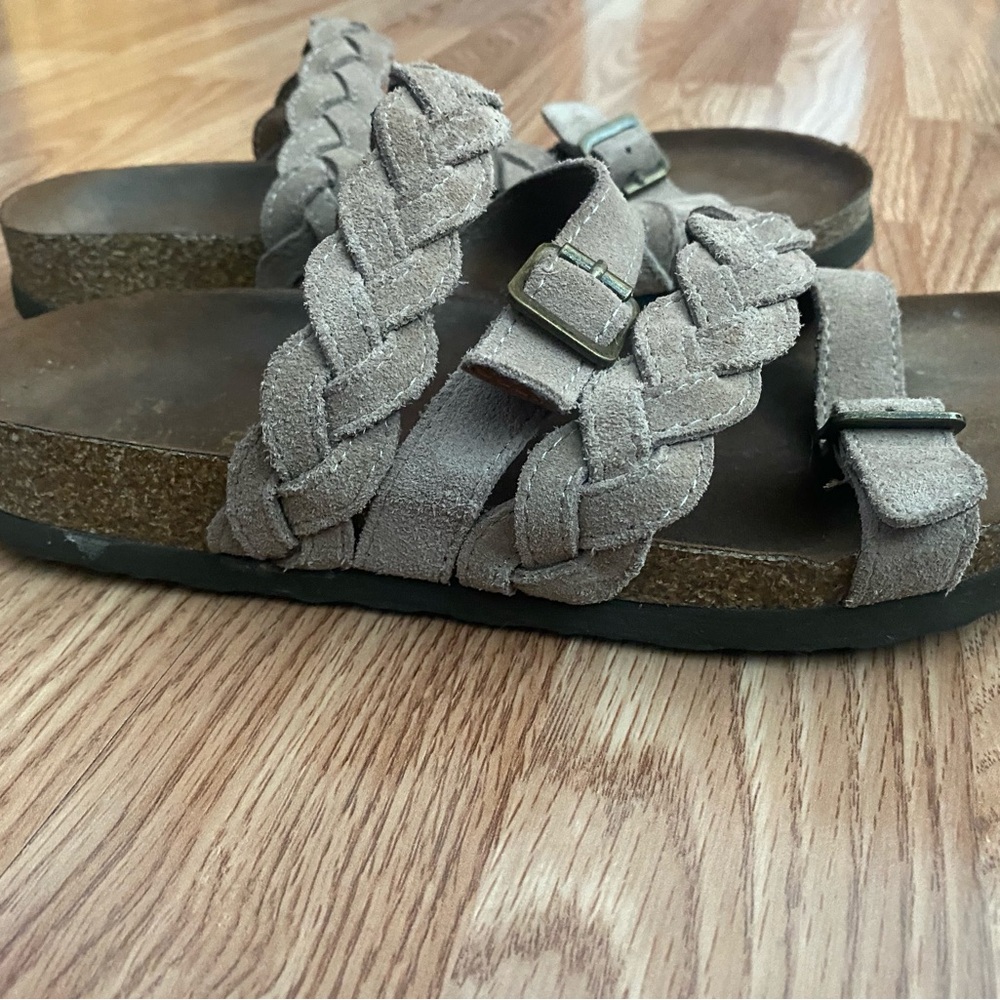 White Mountain Holland suede Footbeds sandals
